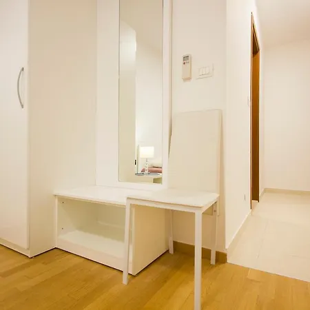 Luka Apartment *