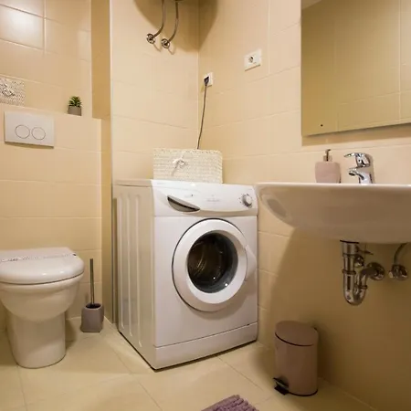 Luka Apartment Split