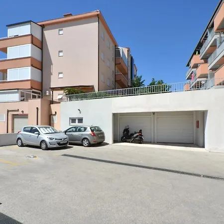 Apartment Luka