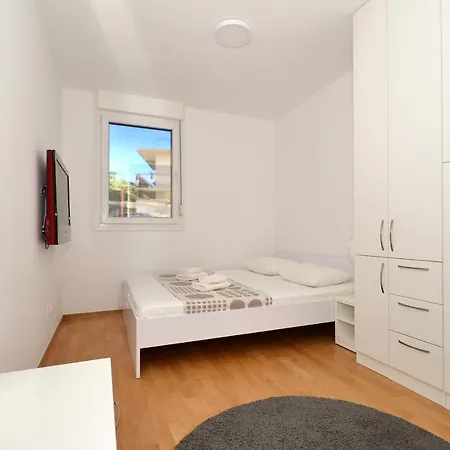 Luka Apartment Split
